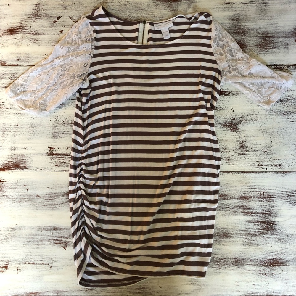 Jessica Simpson maternity top